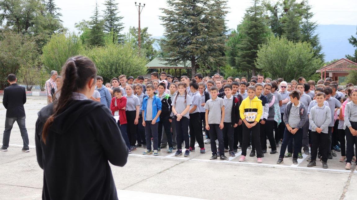 Okulumuzda 15 Temmuz Demokrasi Zaferi ve Şehitleri Anma programı gerçekleştirildi